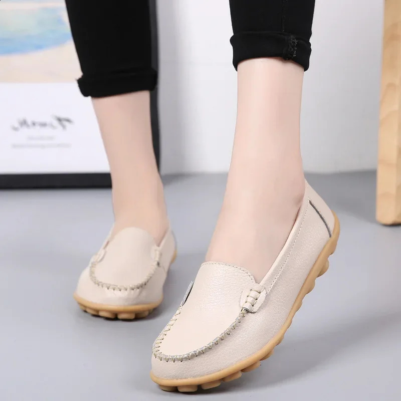 Genuine Leather Shoes Woman Soft Boat for Women Flats shoes New Big size 35-44 Ladies Loafers Non-Slip Sturdy Sole 240924