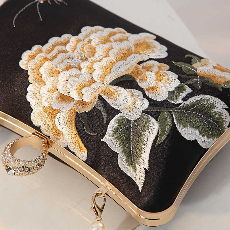 Clutch Bag Evening Banquet Bag New Cheongsam Bag Socialite Handbag Silk Embroidered Designer Bag Womens Banquet Handbag 240920