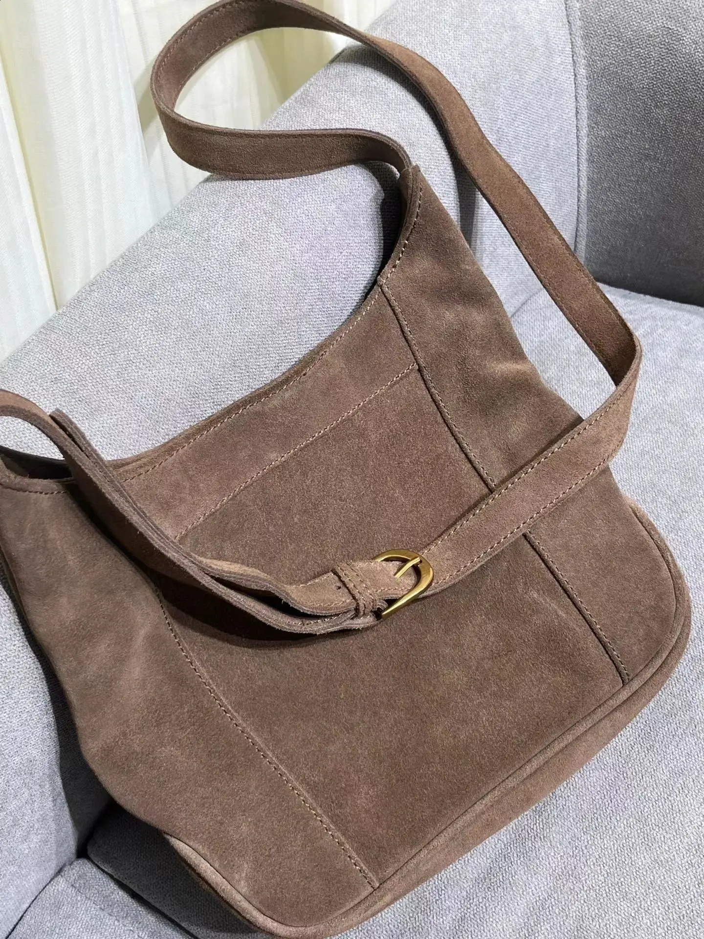 Retro suede large capacity womens bucket bag solid color womens shoulder bag sweet cool retro womens handbag 240923
