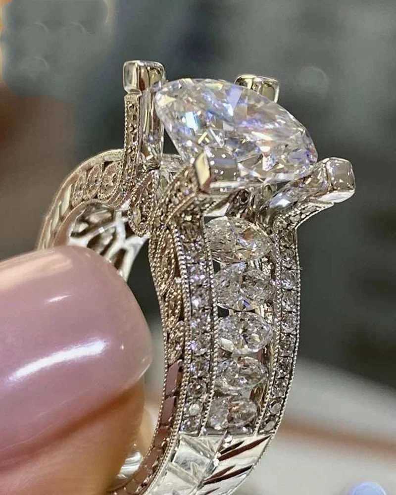 Luxurious Fashion Silver Color Wedding Rings for Women Exquisite Inlaid with White Zircon Party Engagement Ring JewelryX240926