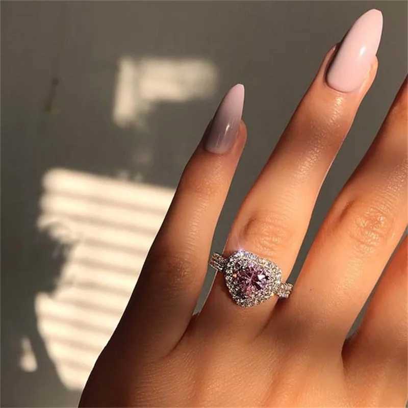 Delicate Silver Colors Heart Rings for Women Trendy Metal Inlaid Pink Stone Wedding Engagement JewelryX240926