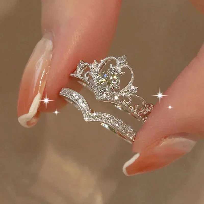 New hot selling crown print inlaid zircon wedding ring open ring set of 2 pieces used for temperature and sweet ladies jewelryXJ250412