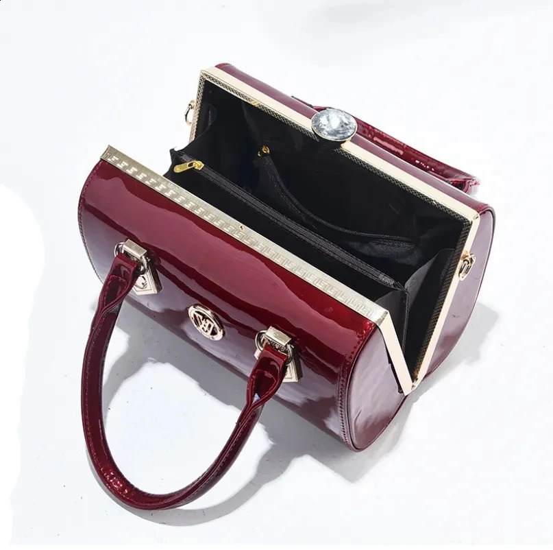 Patent Leather Womens Bag European Diamond Womens Handbag Bright Shoulder Bag Famous Womens Wedding Party Bag 240923