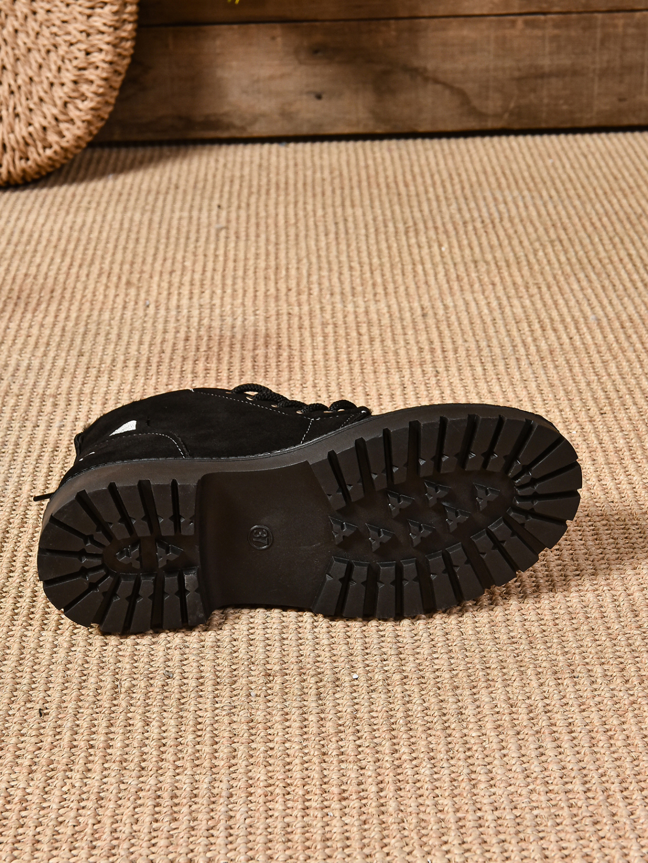 Casual Women's Knee-High Shoes - Comfortable & Versatile Footwear Options