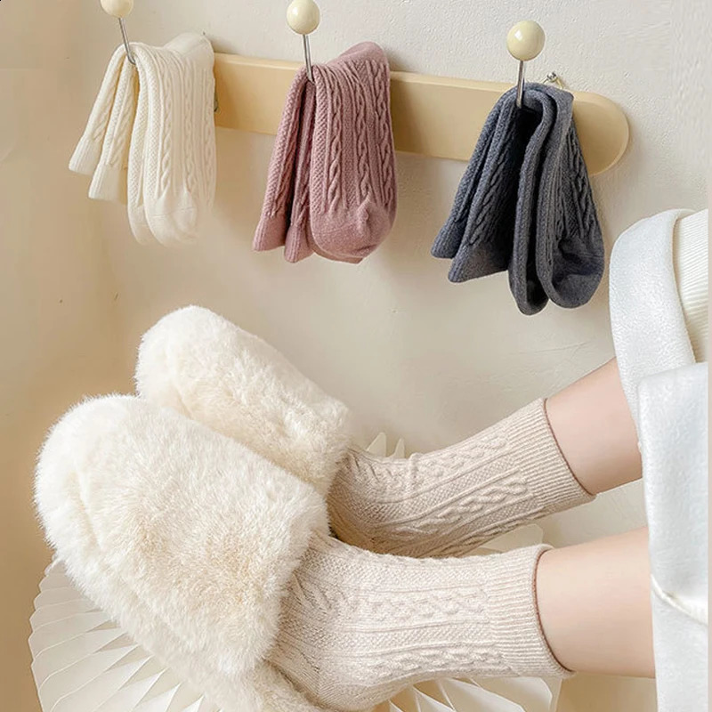 5 pairs of cashmere wool womens winter thick warm black and white set socks Japanese style simple solid color 240925