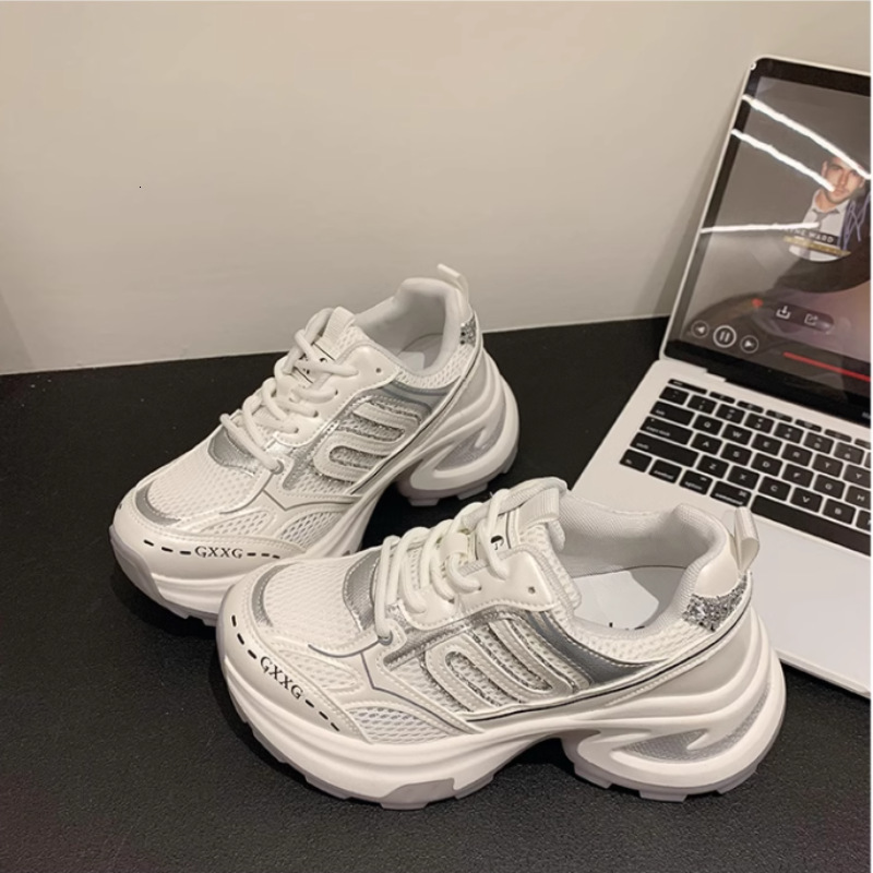 Ddmybear Thick Soled, Height Increasing, Eye-Catching Little Shoes For Women In The Spring Of 2024, Sponge Cake, Casual Sports Shoes, Chinese Brand Sh