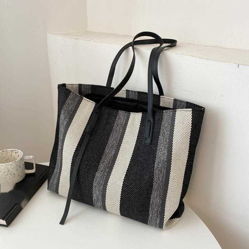 CMM Korean Large Capacity Womens Shoulder Bag Womens New Simple Vertical Stripe Leisure Tote Bag Fashion Handbag