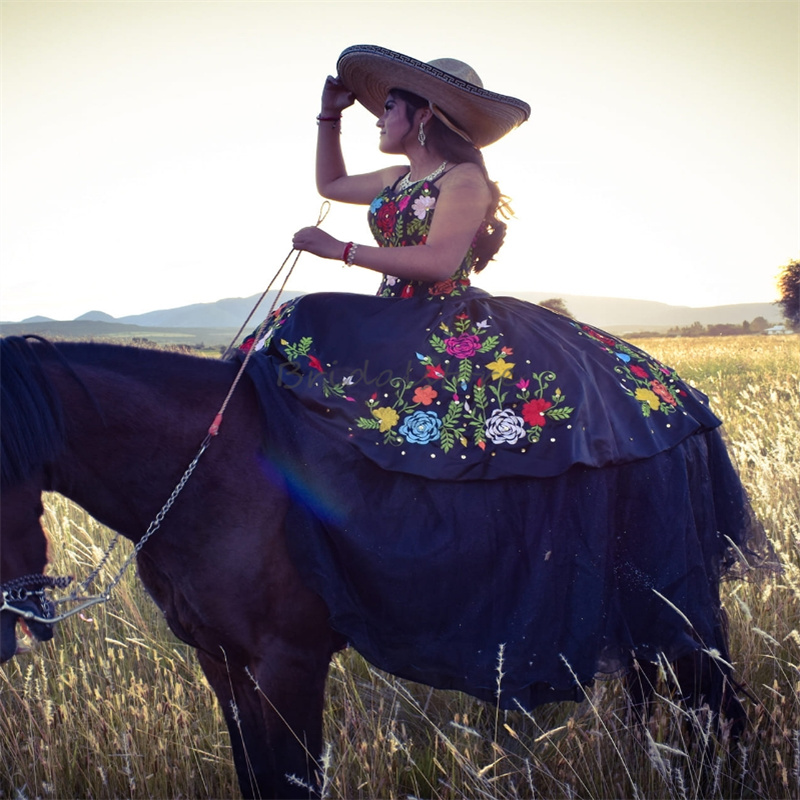Vintage Black Mexican Quinceanera Dress With Colorful Embroidery Elegant Tulle Charro Sweet 16 Birthday Party Vestido De 15 Xv Anos Gothic Debutante F