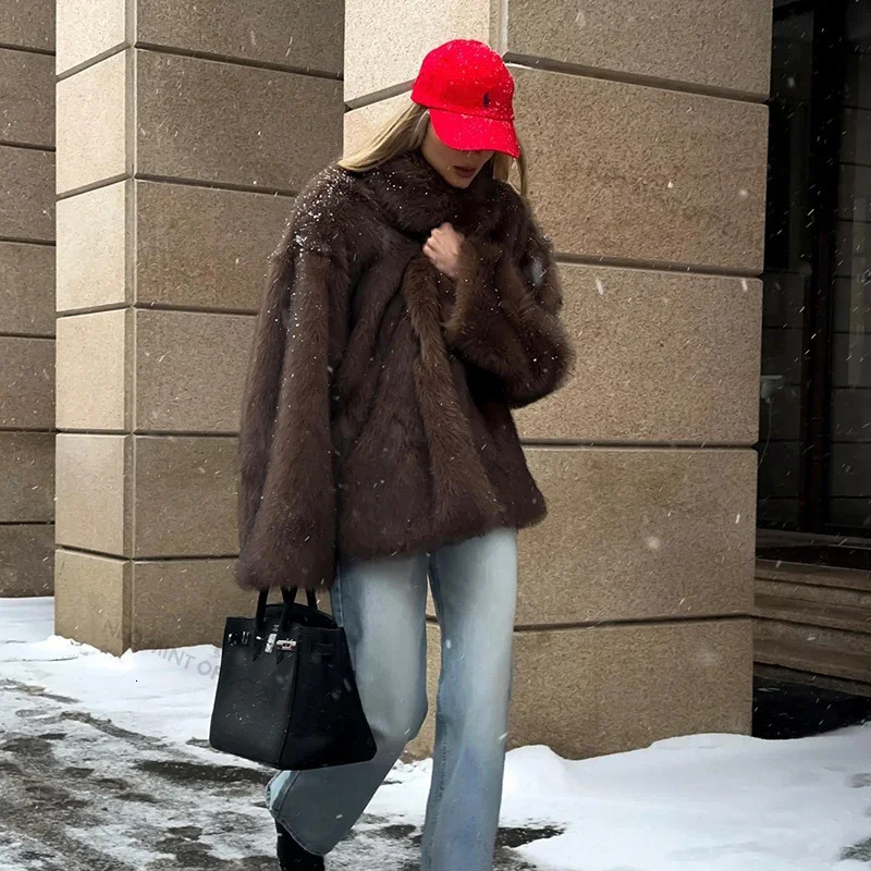 Neo Mint 2024 Winter Faux Coat Women Brand Fashion Fluffy Fox Fur Outerwear Overcoat Girl Street Style Furry Warm Jacket