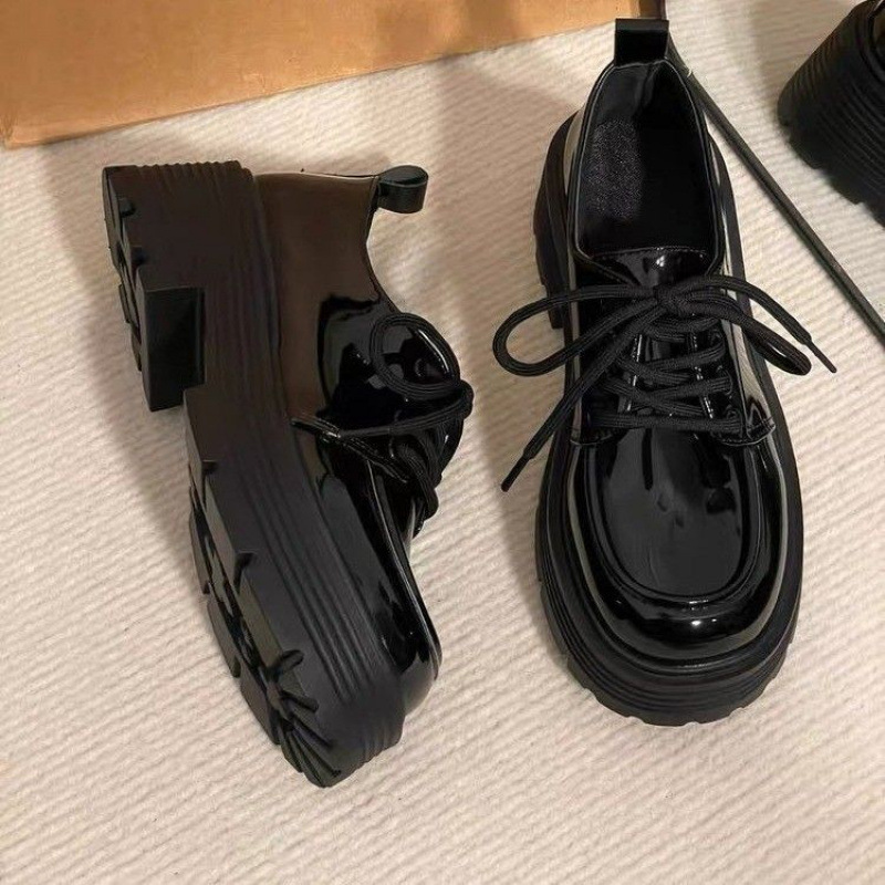British style women's shoes, black thick soled small leather shoes, women's 2024 new style, thick heel, height increasing, short and versati