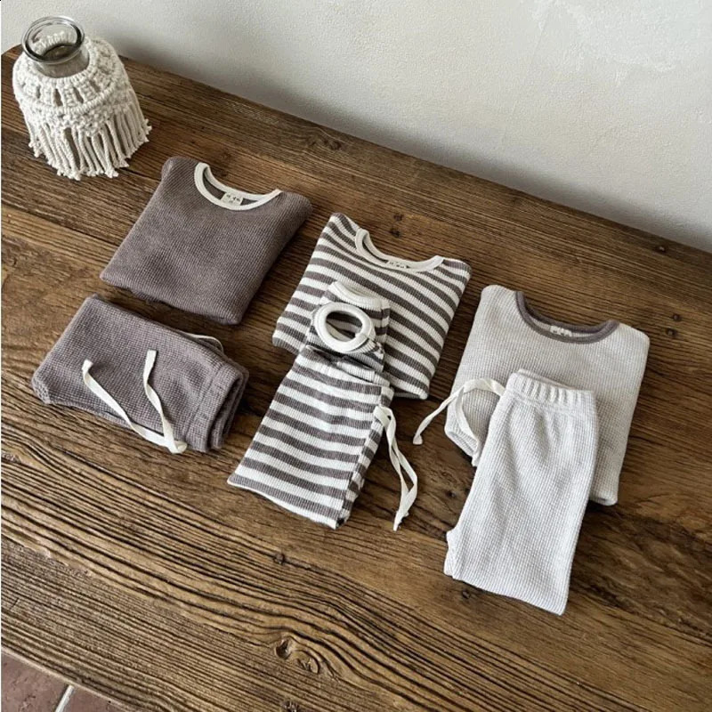 Korean Autumn Baby Set Preschool Leisure Loose Childrens Waffle Sweater Pants Two Piece Boys Clothing 240925