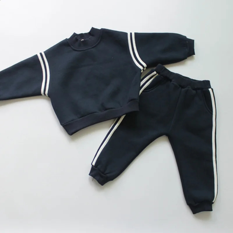 Winter baby wool sportswear set childrens long sleeved clothing set boys casual pants set warm toddler set 240924