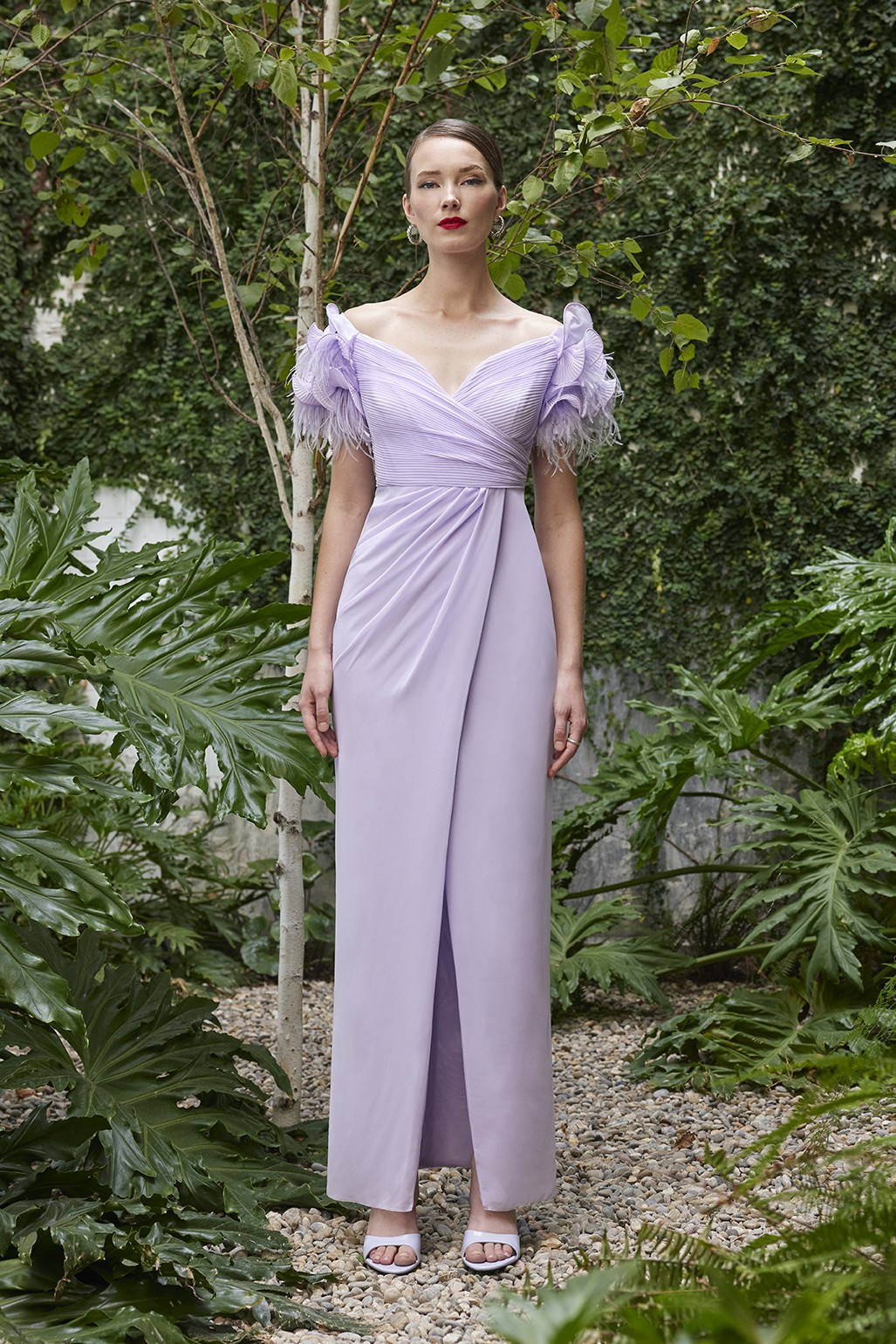 Pleated Lilac Mother Of Bride Dresses With Feathers Sleeves Sheath Side Split Wedding Guest Dress Off The Shoulder Necke Evening Gowns