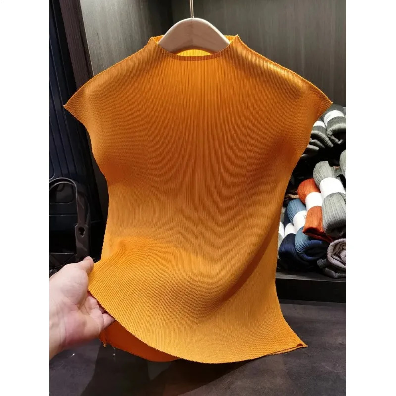 Miyake Versatile Classic Simple Solid Color Stand Up Collar Pleated Top Women Slim Short Sleeve Miyake T-shirt Summer 2024 240925