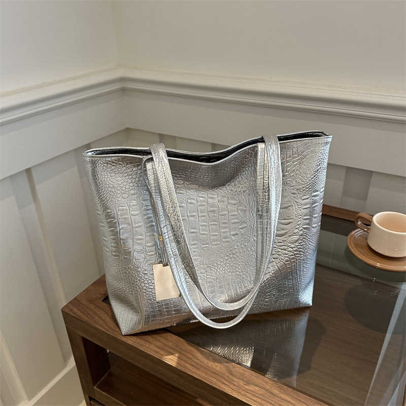 CMM New Large Capacity Single Shoulder Pu Handbag Crocodile Pattern Womens Bag Fashion Commuter Bag Tote Bag