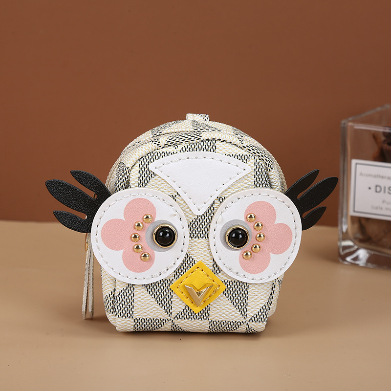 2025 New Designer Wallet Big Eyes Owl Creative Zero Wallet Korean Version Girl Heart shaped Coin Cartoon Mini Primary wallet School Key Bag