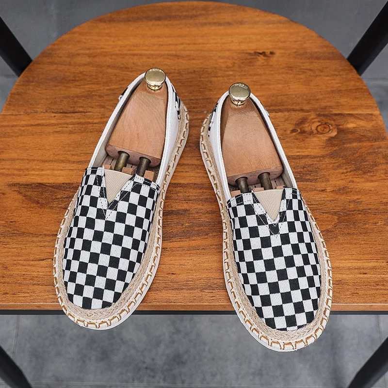 New Men Canvas Casual Shoes Summer Breathable Canvas Slip-on Loafers Street Trend Checkered Flat Fisherman Shoes M240925