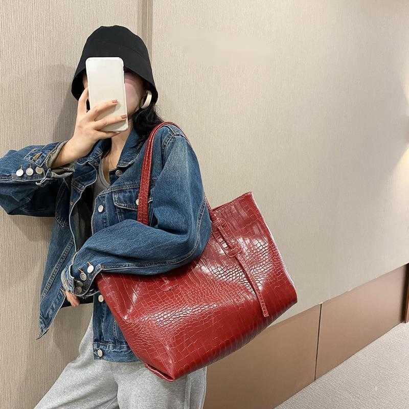 CMM Simple Large Capacity Bag Womens Bag New Fashion Versatile Shoulder Bag Net Red Hand Tote Bag