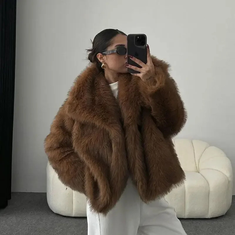 Old Money 2024 Winter Faux Coat Women Big Lapel Collar Iconic Vibe Fuzzy Fox Fur Jacket Grey Gradient Fashion Parka Outwear