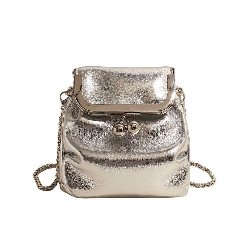 small bag women Korean version fashionable pleated shoulder bag ins chain crossbody clip small square bag 240915