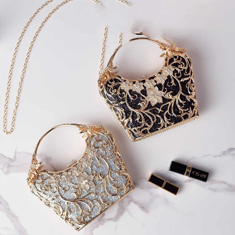 Black banquet bag in stock, high-end hollow out style, opponent's handbag, shiny banquet bag