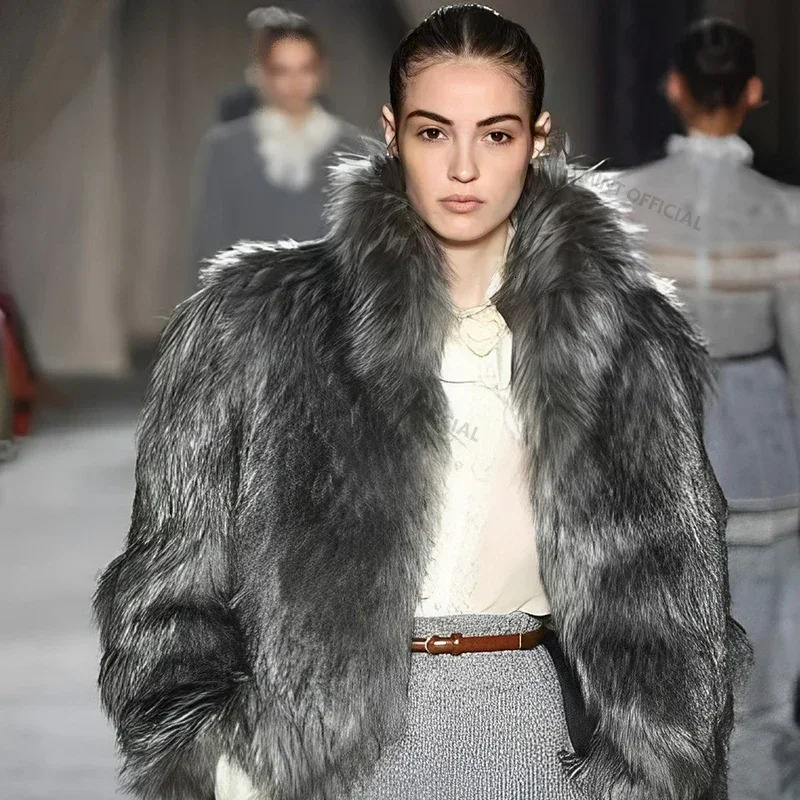 Brand Runway Fluffy Faux Coat Women Urious Fox Fur Stand Collar Short Jacket 2024 Winter Streetwear Overcoat