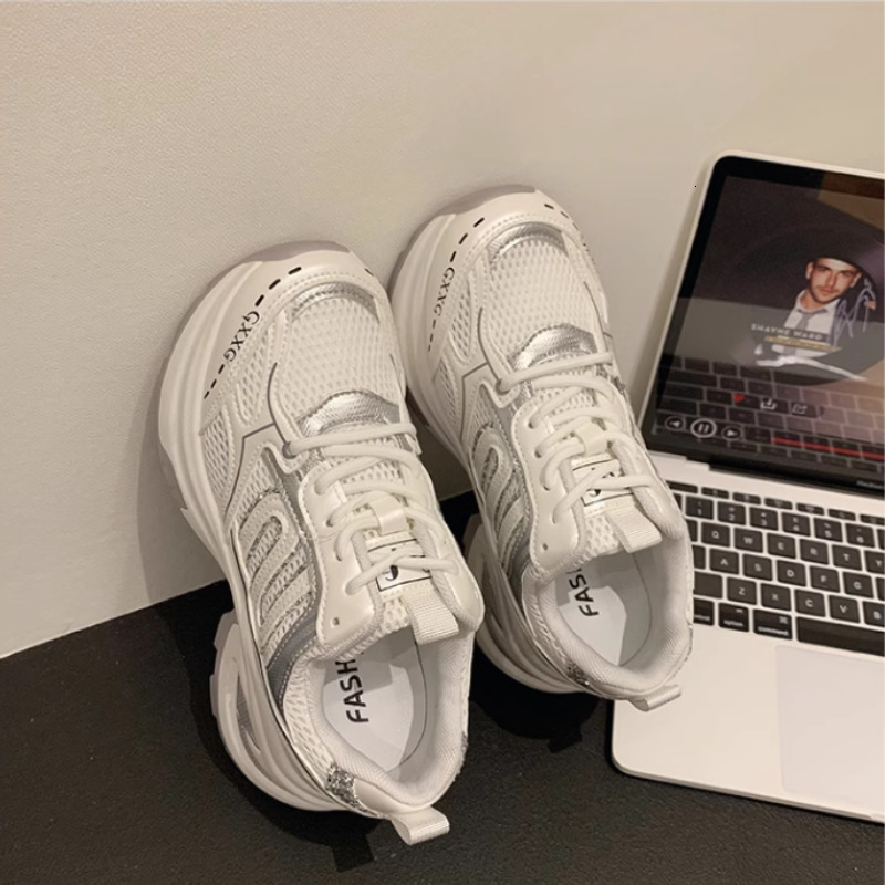 Ddmybear Thick Soled, Height Increasing, Eye-Catching Little Shoes For Women In The Spring Of 2024, Sponge Cake, Casual Sports Shoes, Chinese Brand Sh