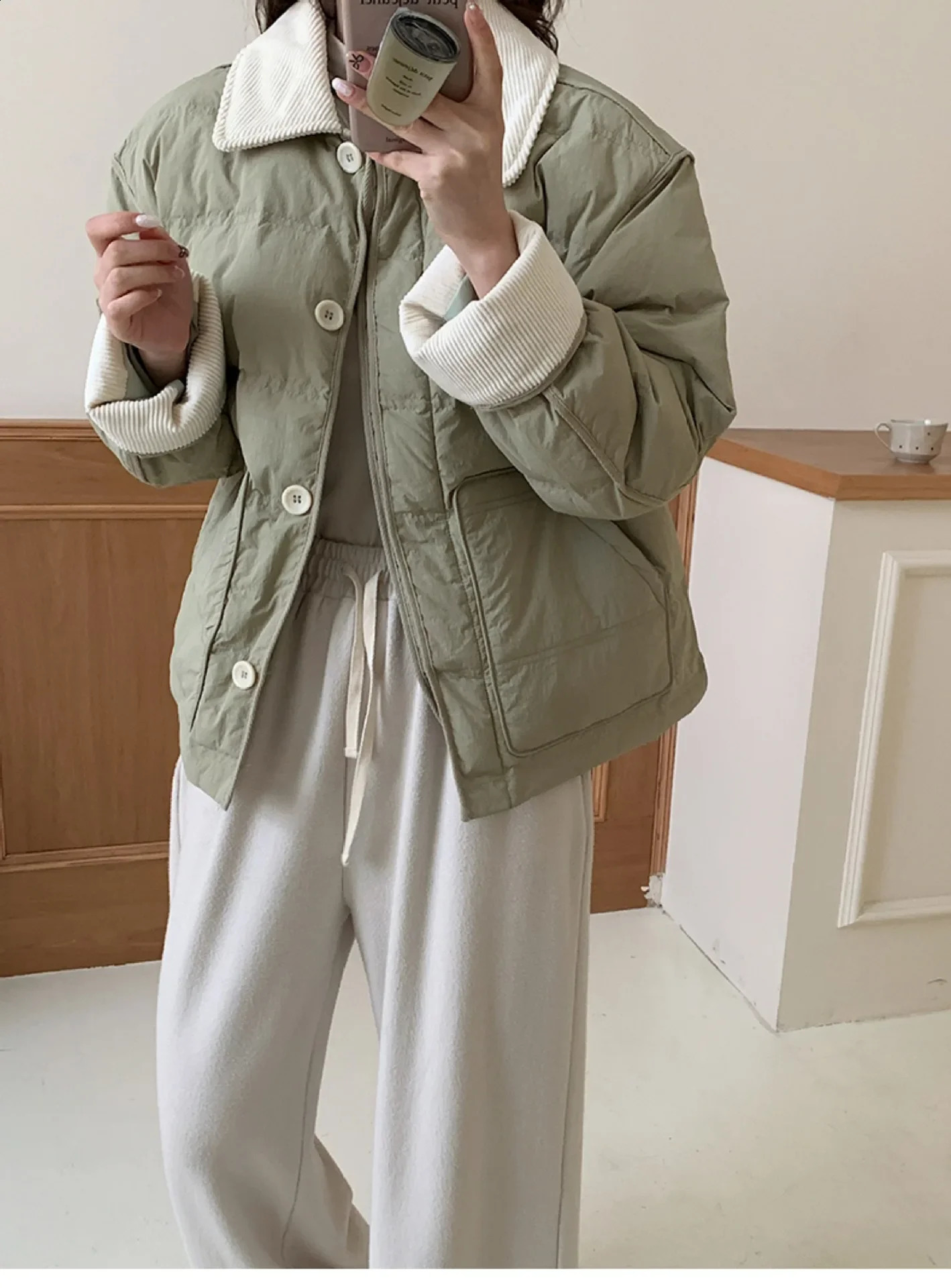 2024 short Korean style womens winter loose cotton coat thickened small fragrant cotton coat trendy fashion jacket 240919
