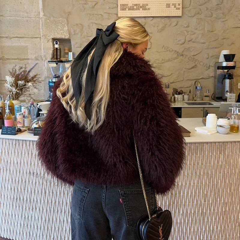 Neo Mint 2024 Winter Hot Trendy Iconic Blogger Fashion Bury Faux Coat Women Overcoat Girls Shawl Collar Lamb Fur Jacket