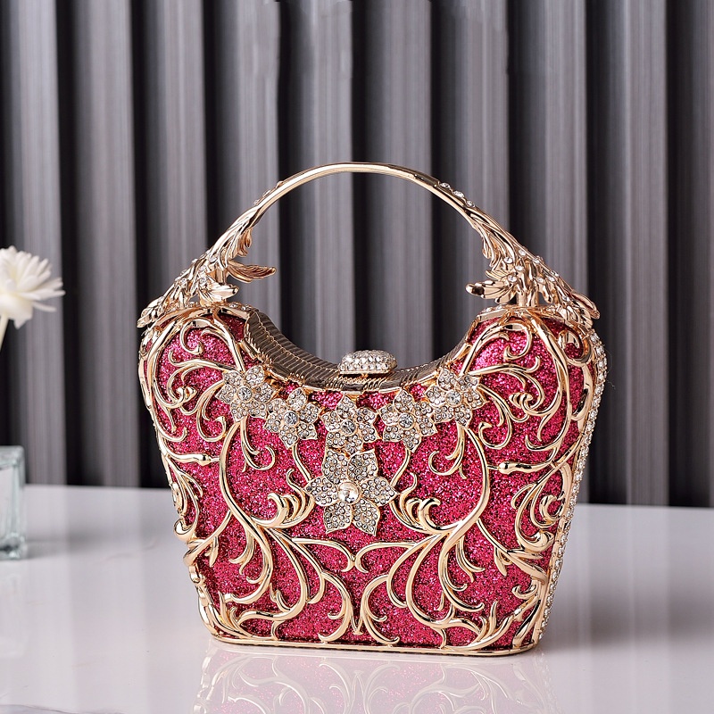 Black banquet bag in stock, high-end hollow out style, opponent's handbag, shiny banquet bag
