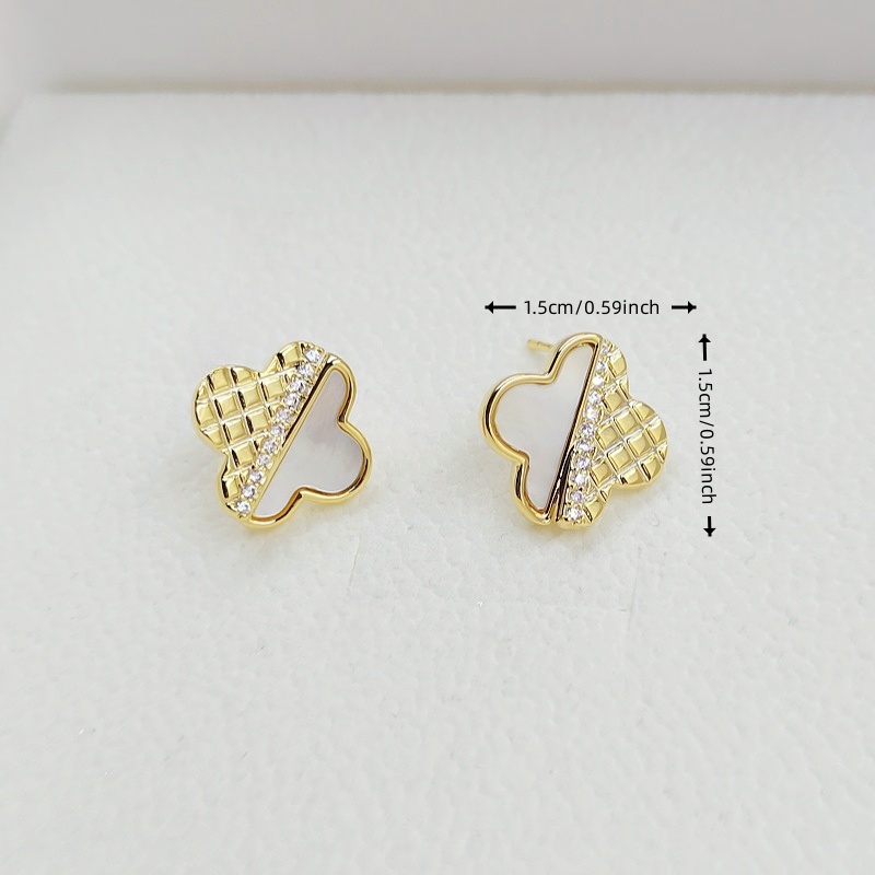 Design micro-set zirconium shell four-leaf clover earrings s925 silver pin fashion simple commuting high-class feeling earrings