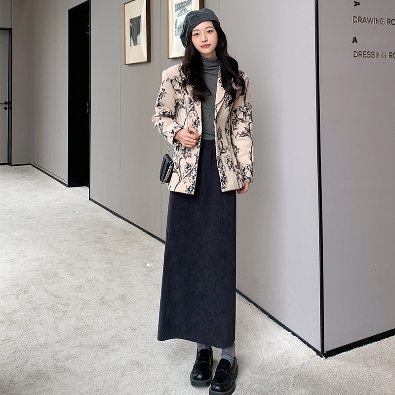 Miladega Velvet Half length for Women in Autumn and Winter, Thickened High Waist Show off Weight, Knitted Hip Wrap Skirt, Medium to Long, Rear Split L
