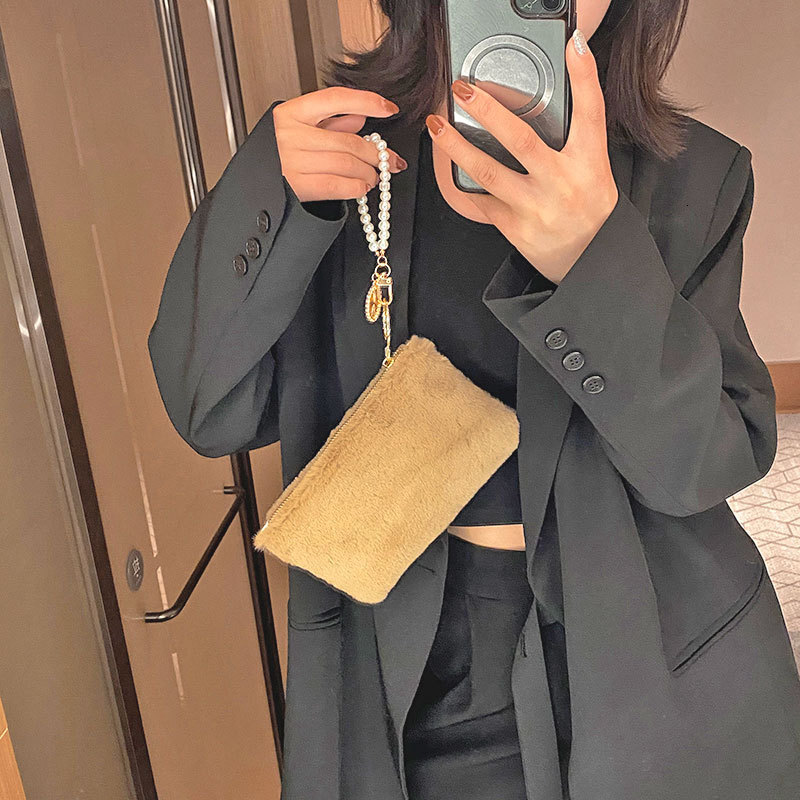 trend new designer wallet fur handbag small bag with phone key coin purse for girls portable wallet plush and fashionable wrist