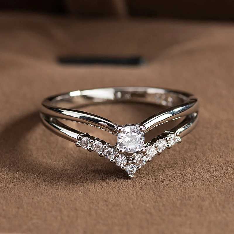 New Silver Color Cubic Zircon Engagement Classic Rings for Women Elegant gift Hot Sale Simple Rhainstone ring jewelryX240926
