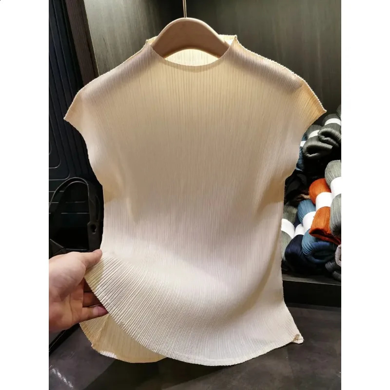 Miyake Versatile Classic Simple Solid Color Stand Up Collar Pleated Top Women Slim Short Sleeve Miyake T-shirt Summer 2024 240925