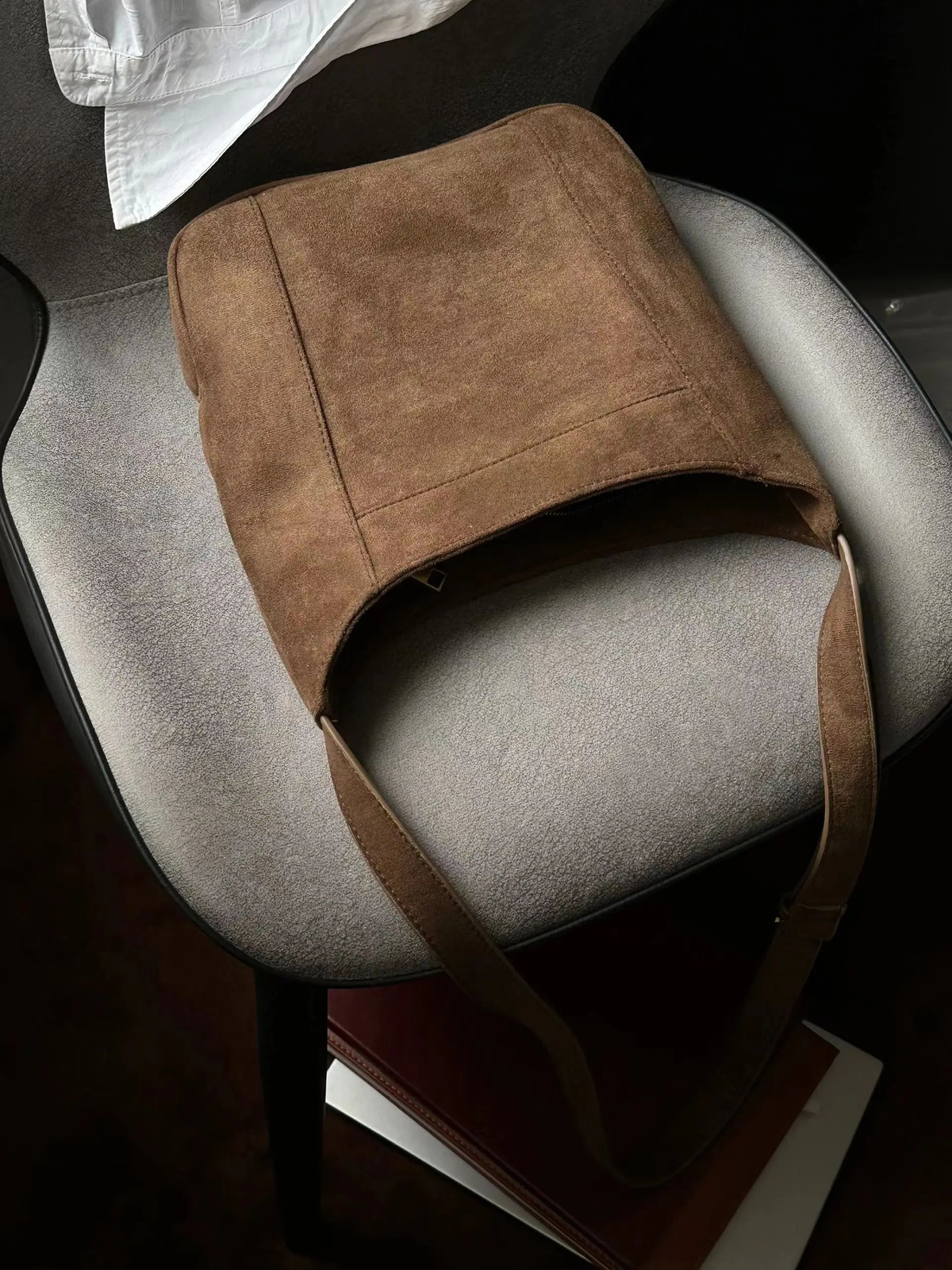 Retro suede large capacity womens bucket bag solid color womens shoulder bag sweet cool retro womens handbag 240923