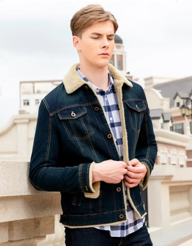 Mens denim jacket autumn and winter casual loose paddle thickened outdoor camping collar mens fashionable cotton clothing 240921