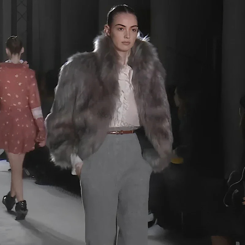 Brand Runway Fluffy Faux Coat Women Urious Fox Fur Stand Collar Short Jacket 2024 Winter Streetwear Overcoat