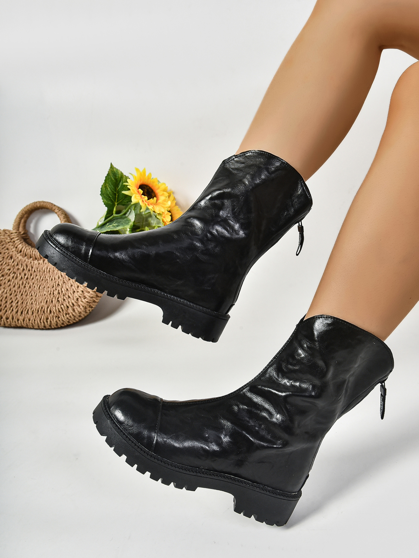 Fashionable Ladies' Short Boots - Versatile Ankle Shoes for All Seasons