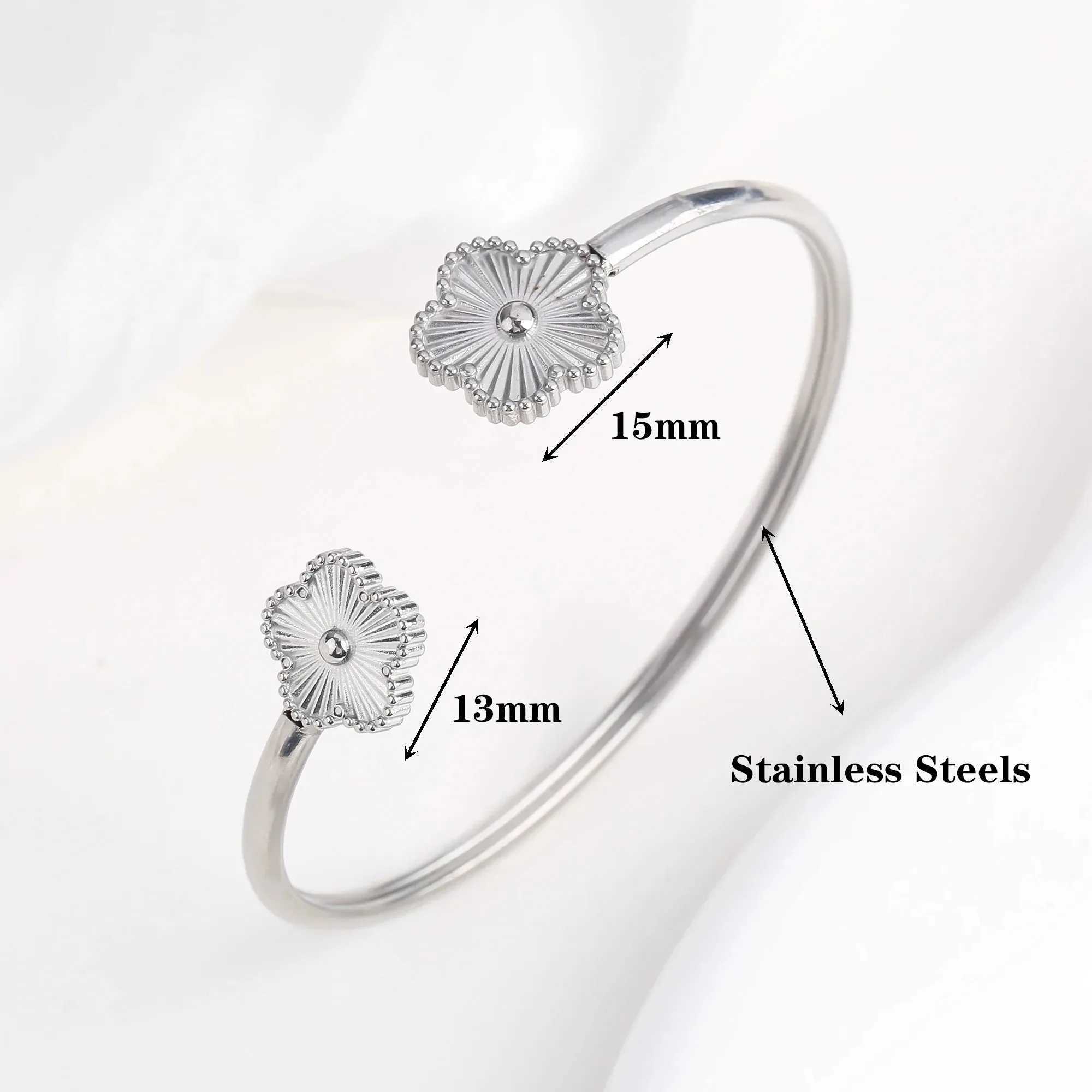 New Creative 18k Gold Plated Plant Five Leaf Flower Stainless Steel Open Bracelet Womens Fashion Party Jewelry Clover W240925