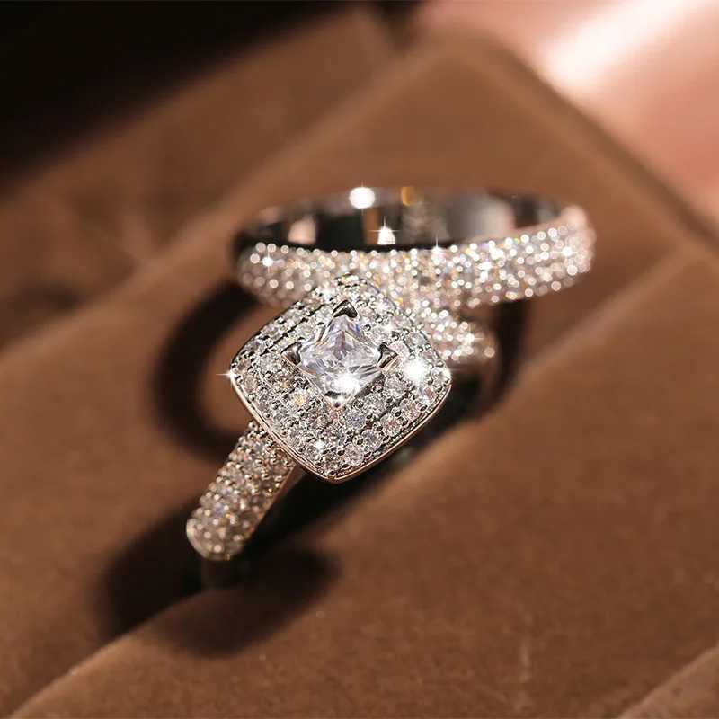 Ladies Luxury Oversized Zircon Ring Exquisite Gorgeous Fashion Wedding Preferred Jewelry 925 Silver Girl Jewelry Moissanite RingXJ250514