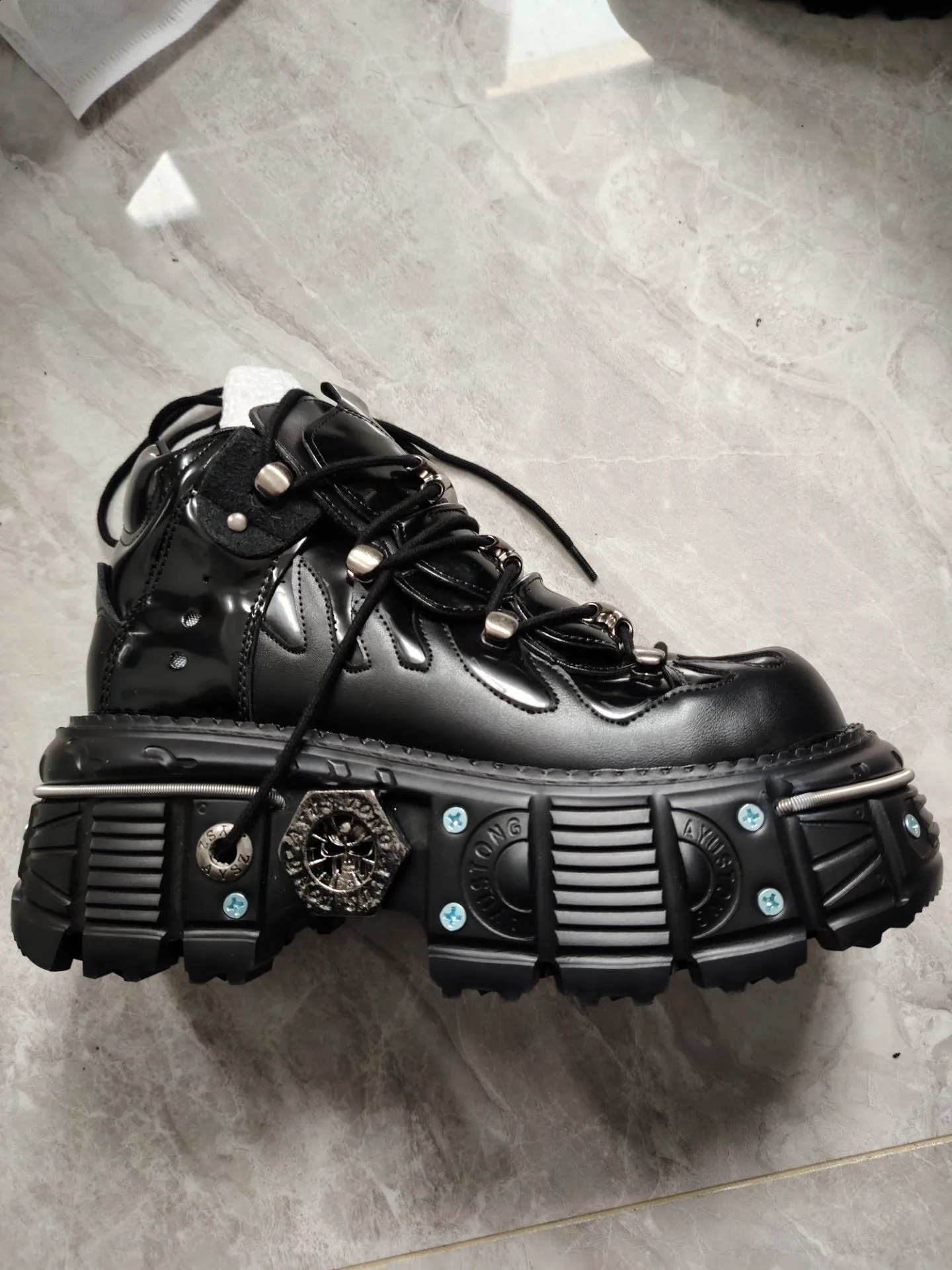 2024 Retro Spanish Rock Dark Platform Punk Leather Metal Gay Dad Platform Shoes 240926