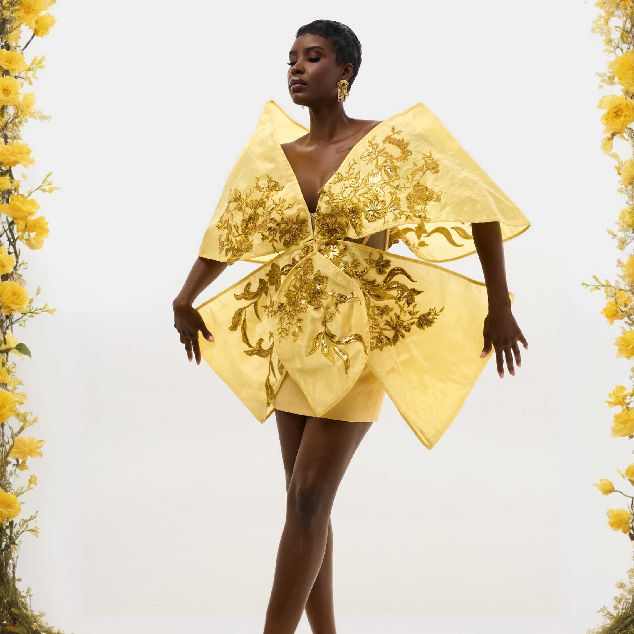 2024 Aso Ebi Gold Cocktail Dresses For Women Short Prom Dresses Mini Dresses Illusion Flora Appliqued Lace Beaded Birthday Dresses For Special Occasio