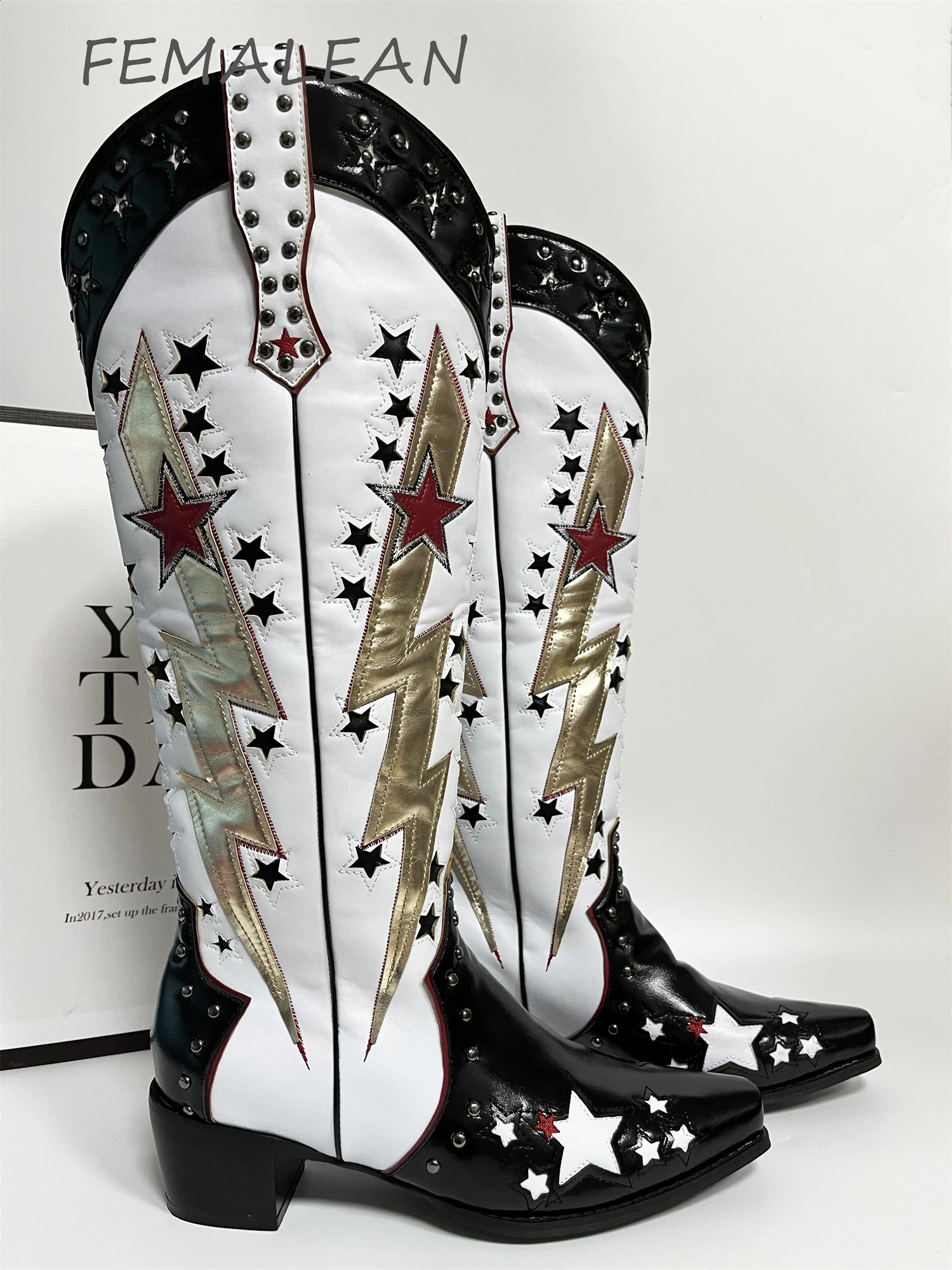 Cowgirl Snip Toe Metallic Gold Lightning Bolts Studded Stars Patent Black Toe High Heels Knee High Cowboy Boots Woman 2024 Trend 240921
