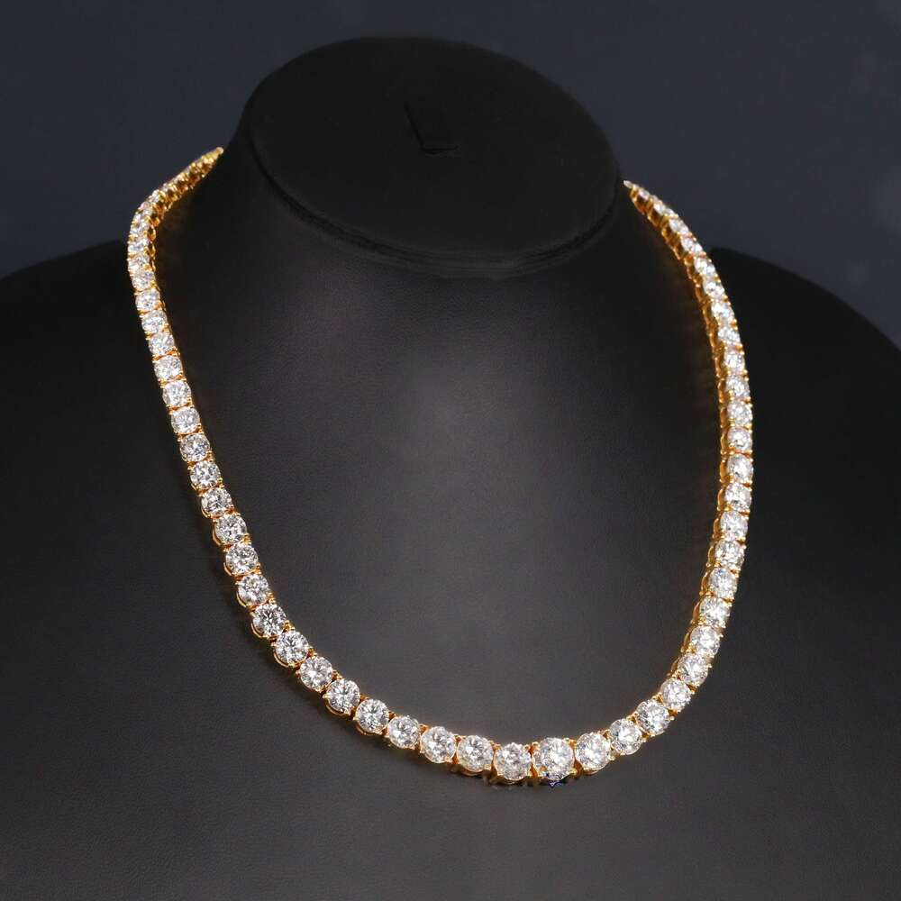 Explore Our Luxurious Latest 14 Kt Yellow Gold Labgrown Diamond Tennis Chain For Women Shows Elegance With VVS Clarity
