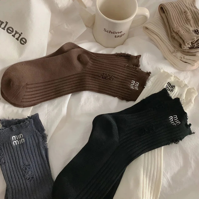 6 pairs of fashionable womens socks solid Harajuku embroidery hole beggar style hiphop cotton soft girl ner set in bulk 240926