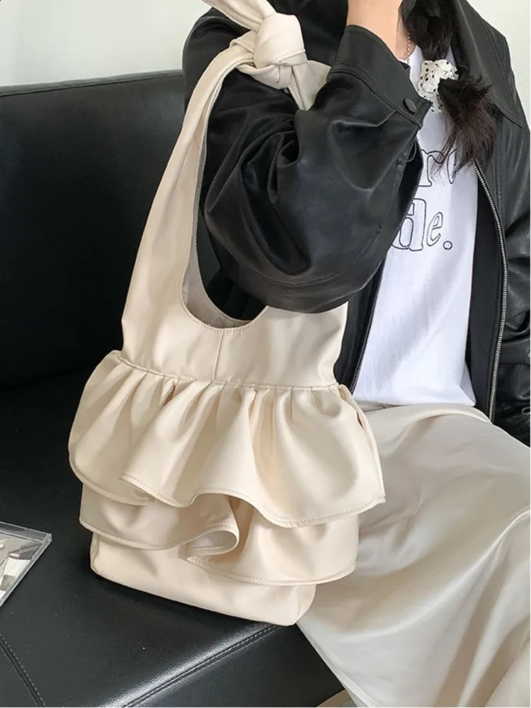 Fashion Korean Shoulder Bags Women Folded Ruffled Edge Handbags Trend Chic Large Capacity Soft Leather Underarm Bag 240924