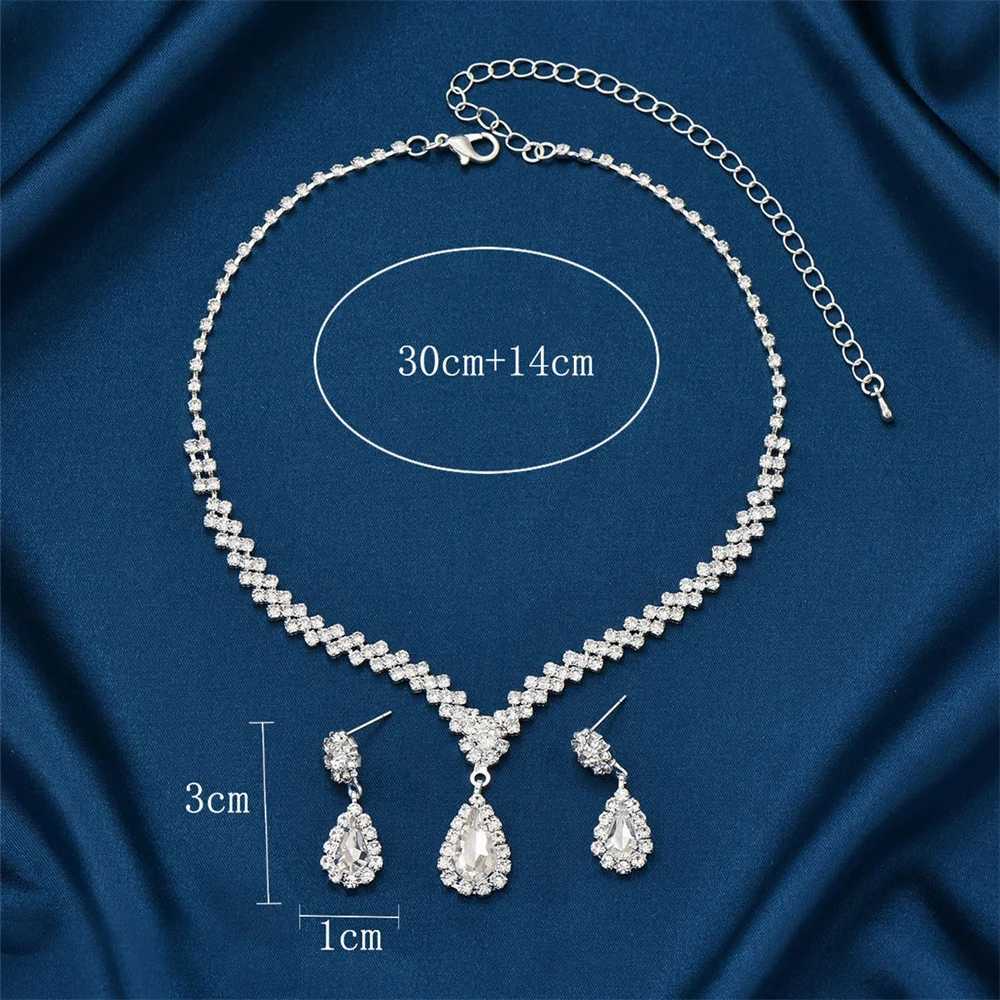 V-shaped earrings necklace two-piece set high-end fashion luxury necklace with rhinestone inlaid jewelry set X241106