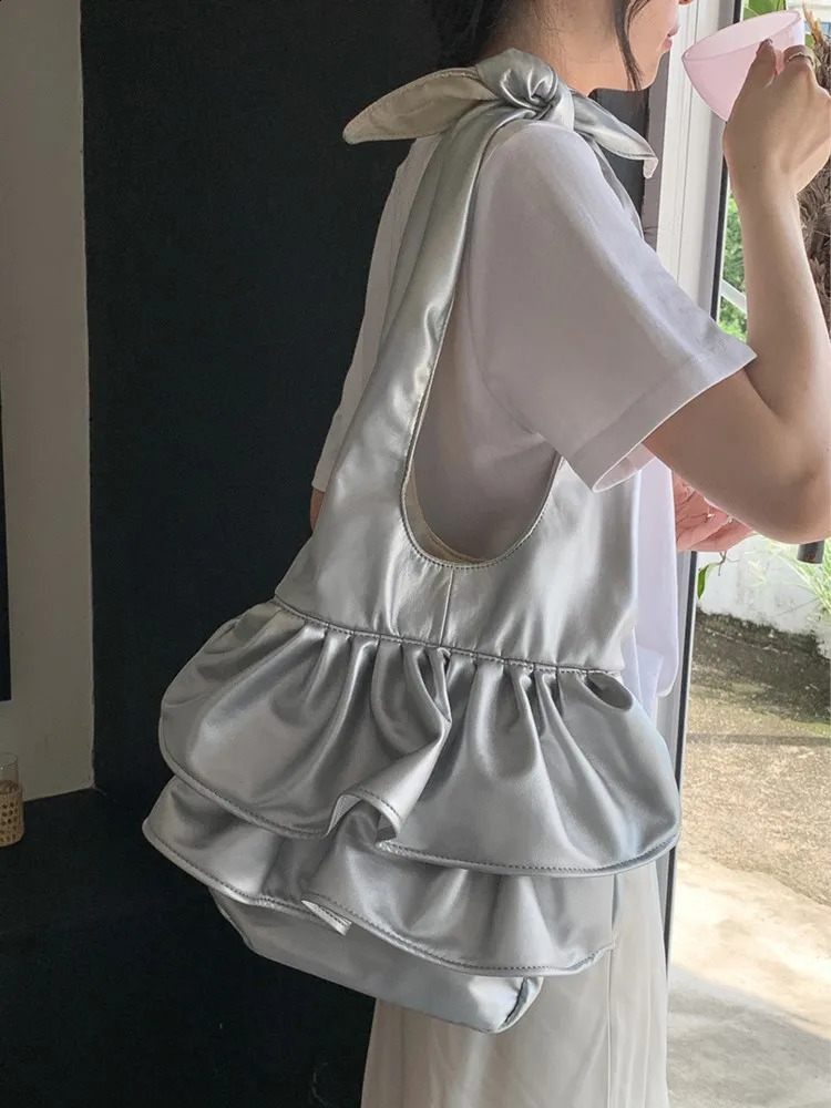 Fashion Korean Shoulder Bags Women Folded Ruffled Edge Handbags Trend Chic Large Capacity Soft Leather Underarm Bag 240924