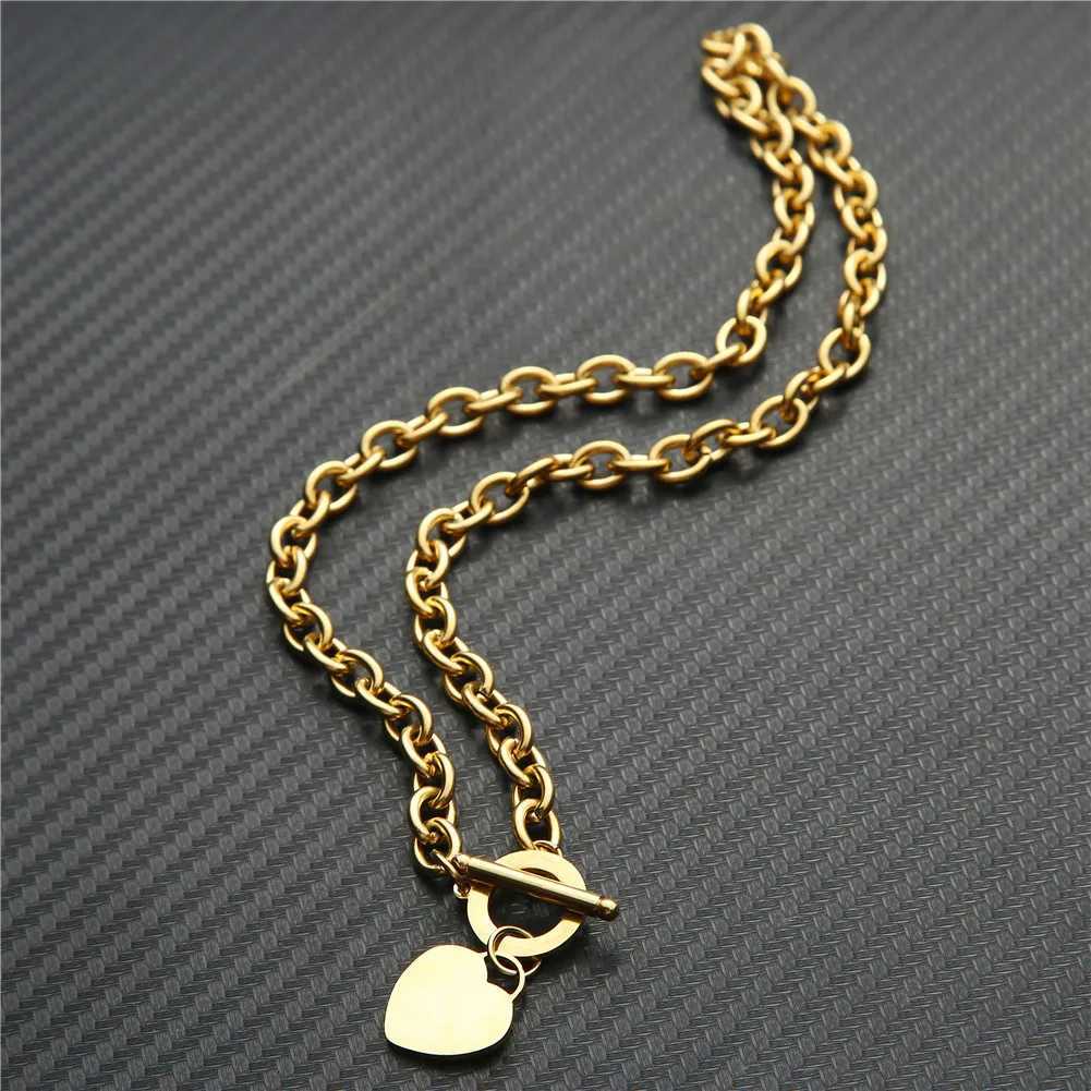 New stainless steel bracelet and necklace love switching jewelry set suitable for fashionable steel jewelry for warm girls Y240926